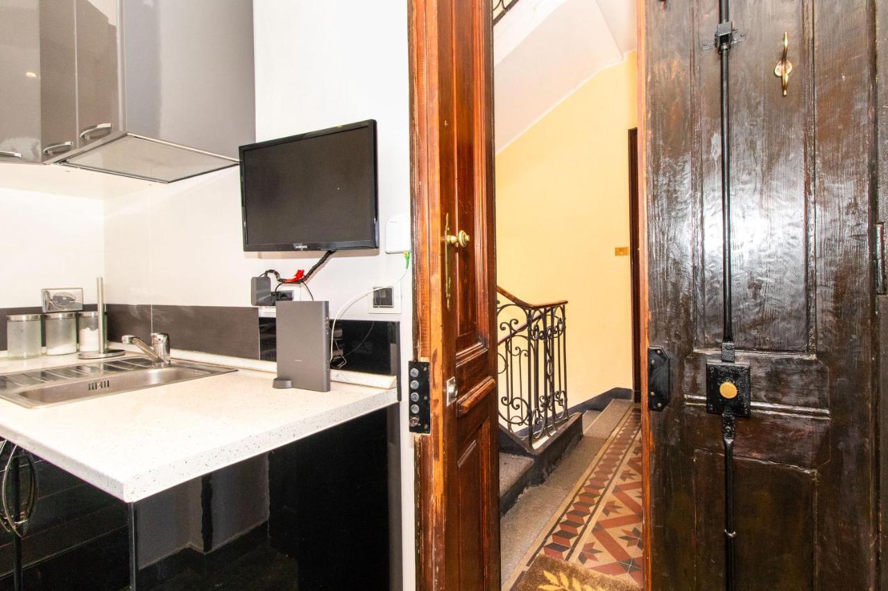 Borgo San Paolo Stylish Apt With Jacuzzi * Turín
