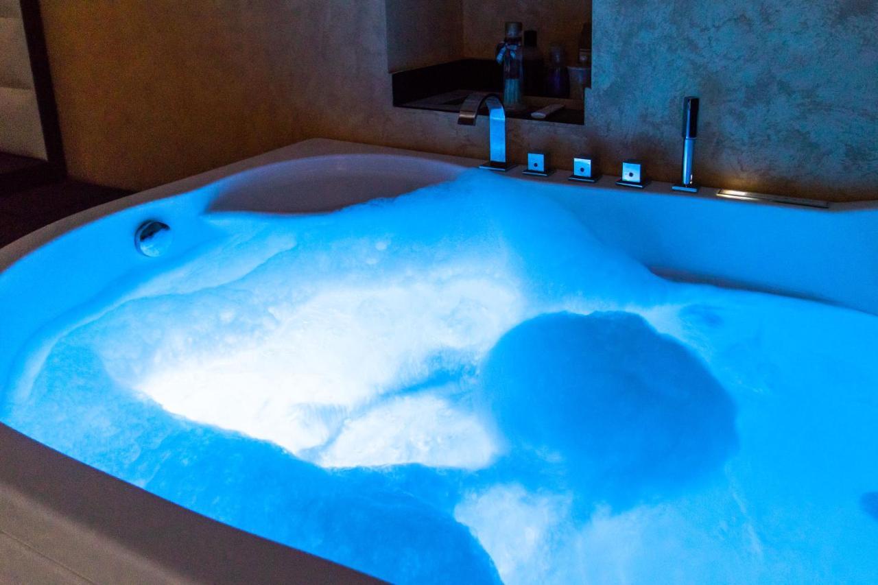 Borgo San Paolo Stylish Apt With Jacuzzi * Turín
